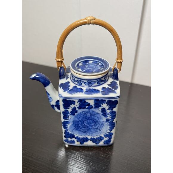 Mini Chinoiserie Blue And White Porcelain Square Tea Pot Bamboo Handle Vintage - Picture 1 of 11